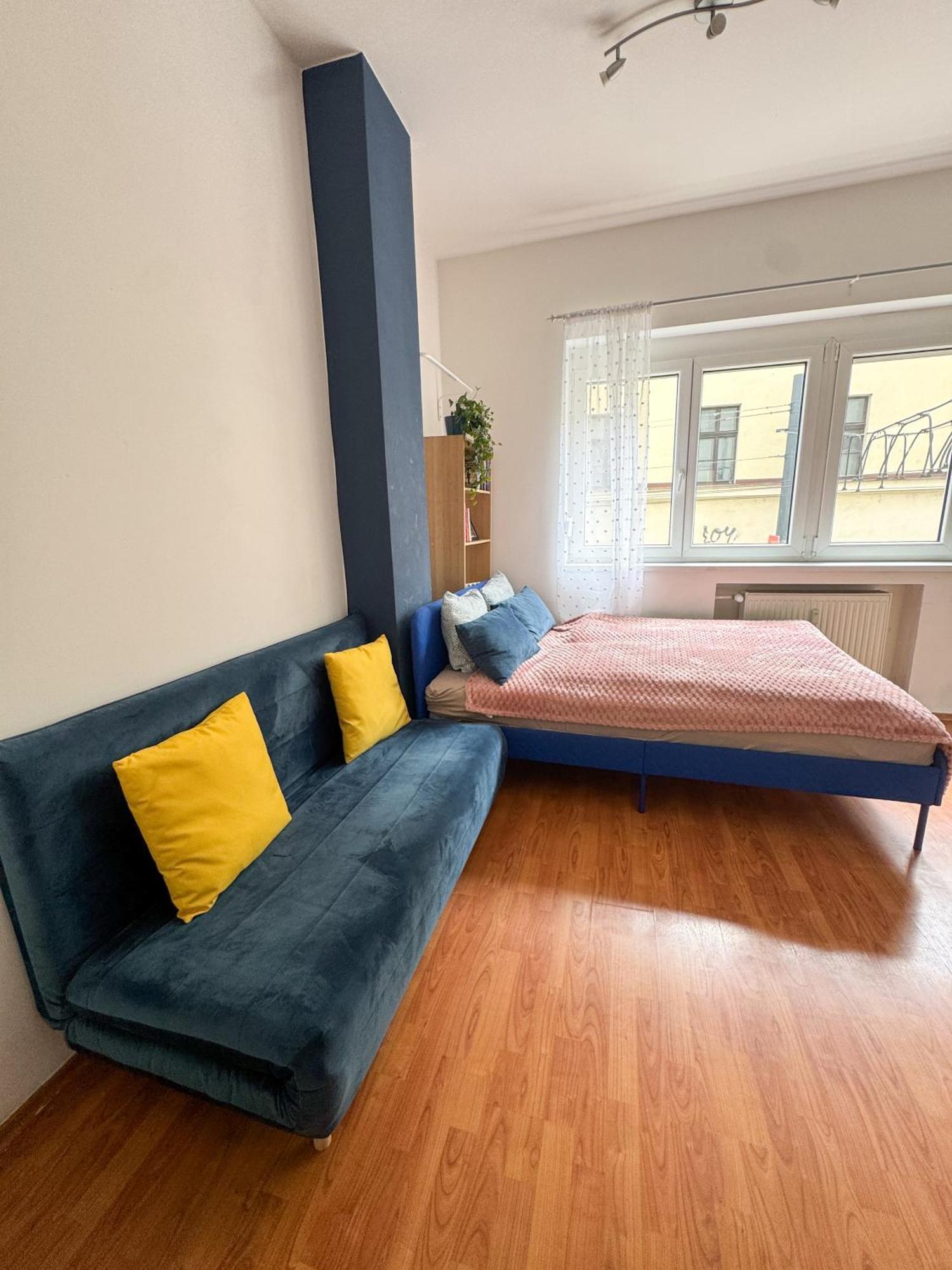 Old Town Cozy Studio In City Center Братислава Экстерьер фото